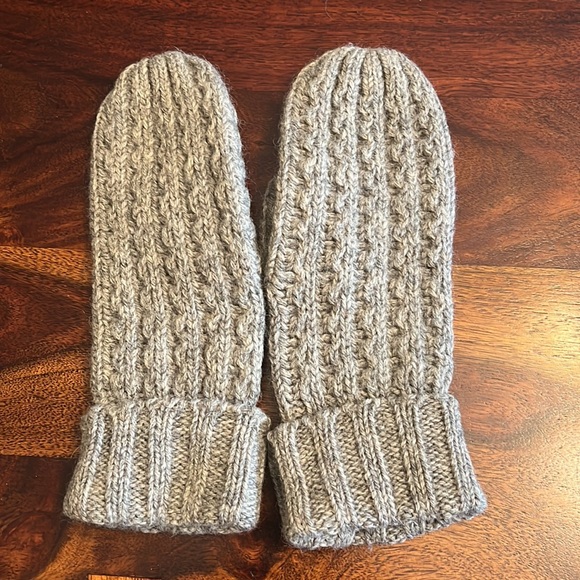 Wool Vintage mittens - Picture 2 of 3